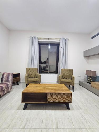 Charm 1BR Bright Living Space