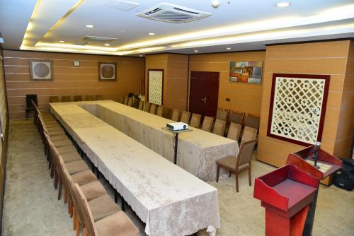 Kawasan bisnes dan/atau bilik persidangan di Dynasty Hotel