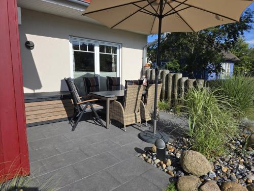 Κήπος έξω από το Ferienhaus Boddenblick