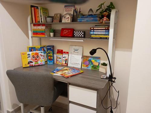Perpustakaan di apartmen