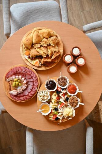 Mad på lejlighedshotellet eller i nærheden