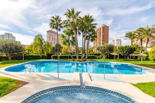 Flat with panoramic views, with garage and pool
