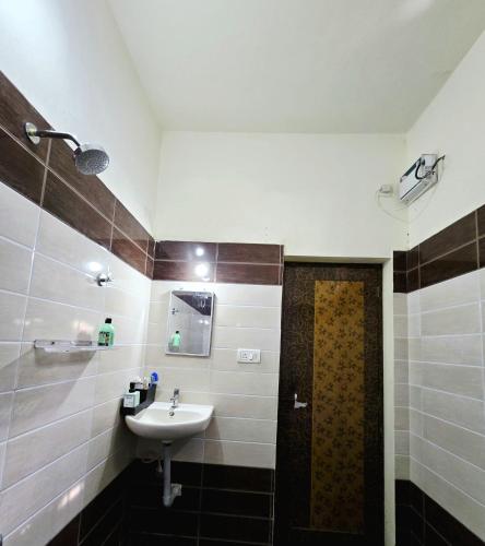 Φωτογραφία από το άλμπουμ του Vedanta HomeStay Pool Garden Arunachala σε Tiruvannamalai