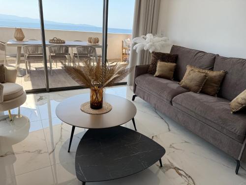 Ein Sitzbereich in der Unterkunft Prestigious 3 bedroom waterfront in Ajaccio