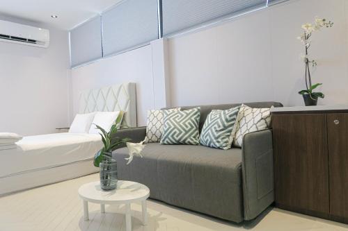 Comfy Studio 2 by Ong Realty