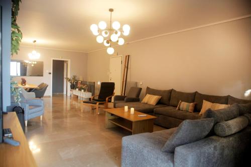 Maisonette Chalandri by EN 10 Family House Luxury Oasis
