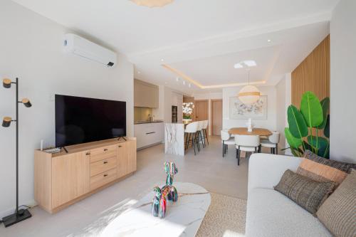 Modern & New Apt Walk to Puerto Banús