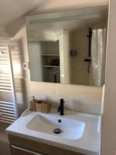 Chambre calme, climatisé, appartement N2