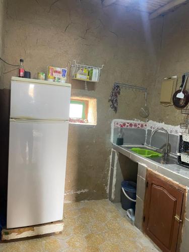 Una cocina o cocineta en Guest House For Rent Merzane