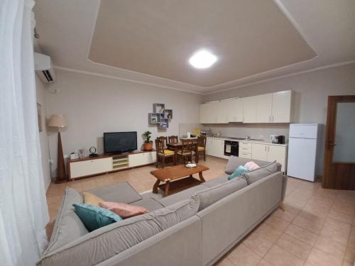 Spacious Central Apartment for Families & Groups- 5ppl