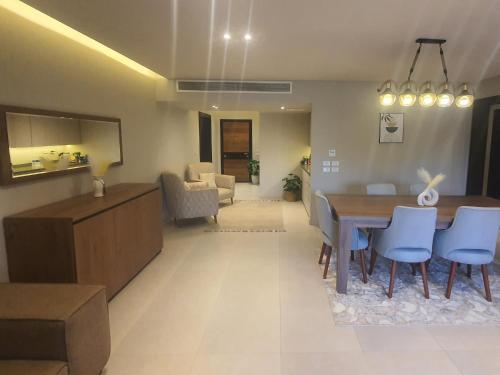 Χώρος καθιστικού στο شقة فندقية الشيخ زايد بحديقة خاصة ومدخل خاص داخل كمبوند