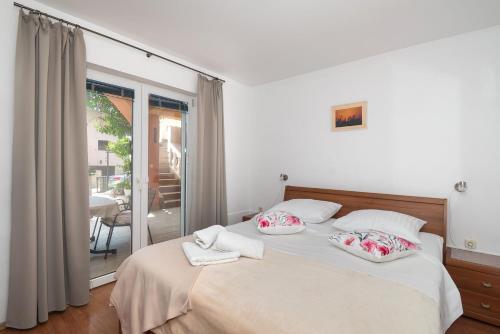 Apartments Jak