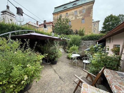 Un jardín fuera de Dům V Centru