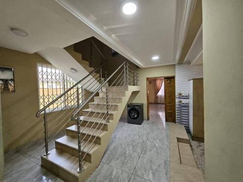 Gallery image of 4 bed splendid hse North Legon in Madina