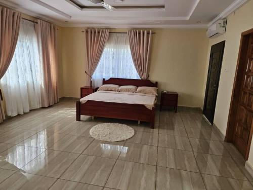 Gallery image of 4 bed splendid hse North Legon in Madina