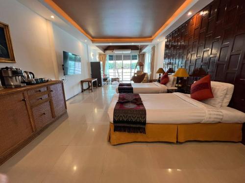Gallery image of No6 Double Suite, Rainbow Arokaya Welness Resort in Ban Hua Sai