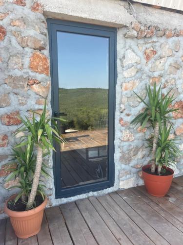 Balcon ou terrasse dans l'établissement Apart Rose in Lustica