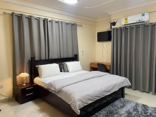 Llit o llits en una habitació de Eden Luxe 2 bed