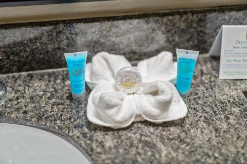 Fotografie z fotogalerie ubytování Stylish 1BR Oceanfront Stay in the Heart of Myrtle Beach 3rd Fl of OO Resort v destinaci Myrtle Beach