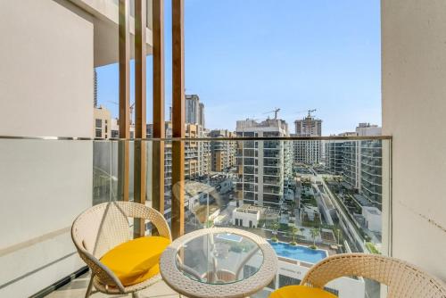 1-Bedroom Oasis with Views