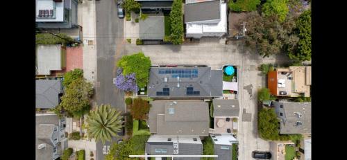 Chic Venice Beach Bungalow Steps from the Canals & Beach photo 62
