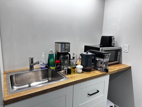 Billede fra billedgalleriet på Cozy,spacious basement suite in Cambridge near 401 i Cambridge