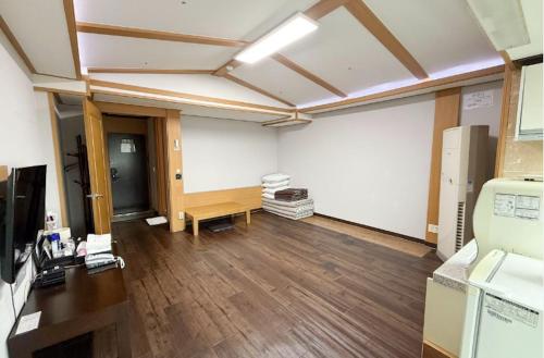 Gallery image of Mokpo Family Tourist Hotel in Mokpo
