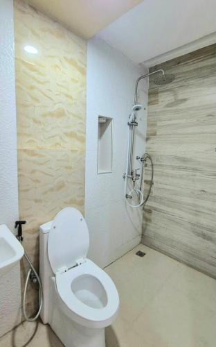 Ένα μπάνιο στο Panikseafarm Couple Room in a Homestay at San Juan La Union - Panikseafarm