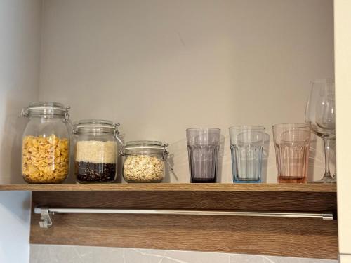 Φαγητό σε αυτό το διαμέρισμα ή κάπου εκεί κοντά