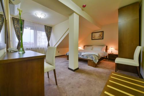 A room at Garni Hotel Central Lux