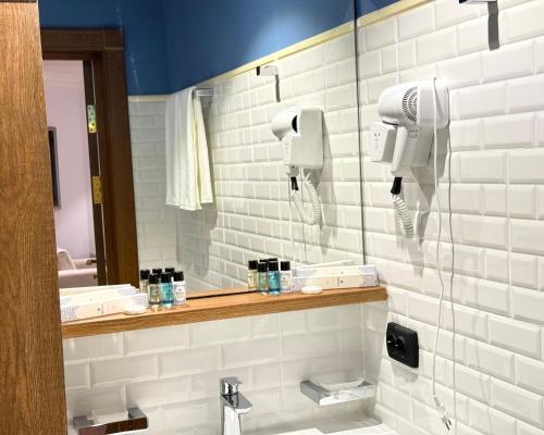 Ένα μπάνιο στο Hotel Misgaron