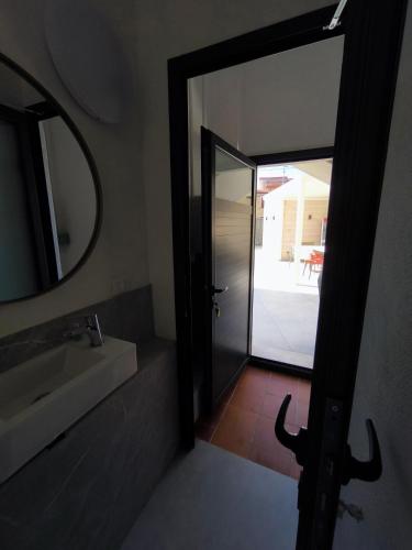Postel nebo postele na pokoji v ubytování Casa Guglielmo with Private Pool