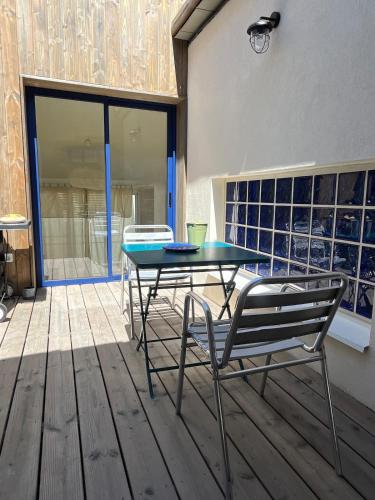 Μπαλκόνι ή βεράντα στο Maisonnette de pêcheur avec vue sur l'étang de Thau