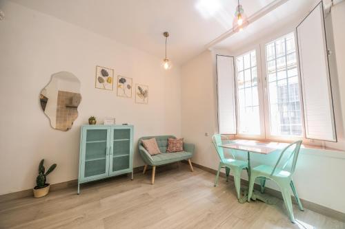 iYOURBASICS Lovely Studio Hinestrosa 23 FREE WIFI&AC