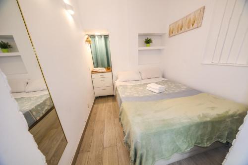 iYOURBASICS Lovely Studio Hinestrosa 23 FREE WIFI&AC