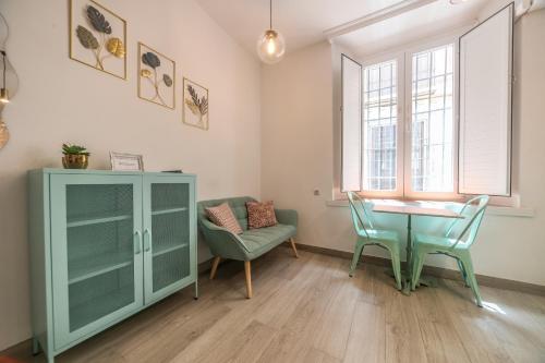 iYOURBASICS Lovely Studio Hinestrosa 23 FREE WIFI&AC