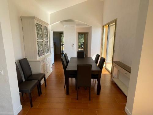 Χώρος καθιστικού στο Villa La Baume 10 couchages, piscine, vue mer Le Tignet 06