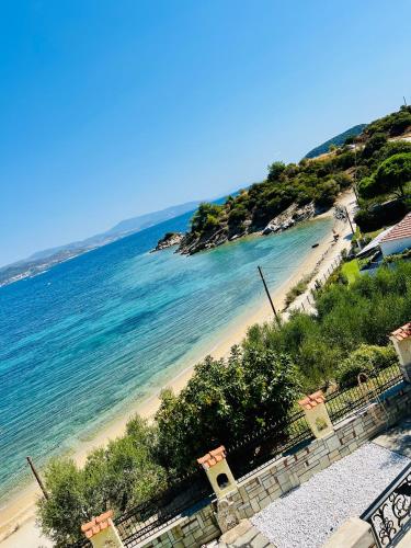 Φυσικό τοπίο κοντά σε αυτή η παραθεριστική κατοικία