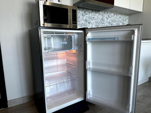 Η κουζίνα ή μικρή κουζίνα στο Royal Lee 1 bedroom Apartment