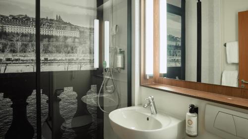 Un baño de Campanile Paris Sud - Porte d'Orléans - Arcueil