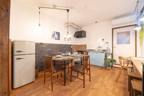 Fukuoka Meinohama Designer Holiday Home, Entire Rental up to 18 Guests
