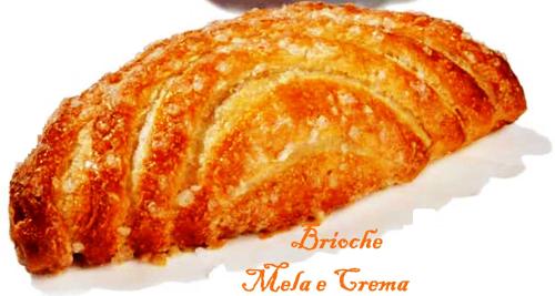 ein Stück Gebäck auf einem Teller in der Unterkunft Nuraghe Ruiu Piazzole campeggio Blue Holiday in Norbello