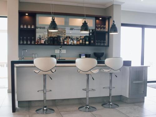 Lounge atau bar di PeaceHaven On Lagoon