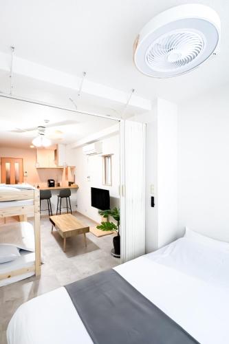 STAIRS Hotel 203