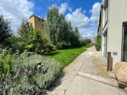 Spreeblick Studio Design-Loft mit Terrasse & Parkplatz photo 23