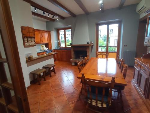 GRANDE APPARTAMENTO su DUE LIVELLI con TERRAZZA