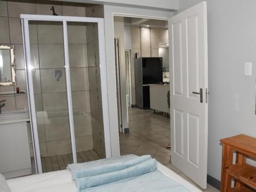 Televisyen dan/atau pusat hiburan di Seaview Holiday Villa