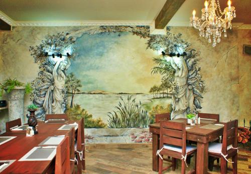Ruang duduk di Monte Crous Hotel, Restaurant and Venue