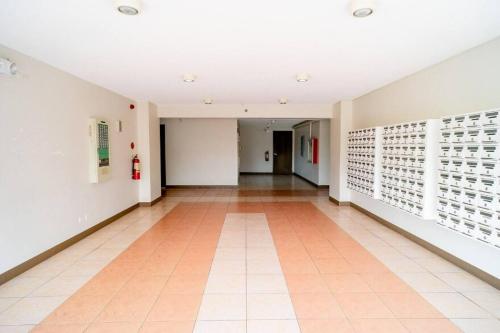 Φωτογραφία από το άλμπουμ του 7F Cozy 2BR Condo - Central Location σε Lapasan