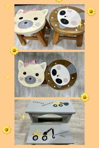 a table with a cat on it and a sewing machine at Tung Blossom House in Kunming